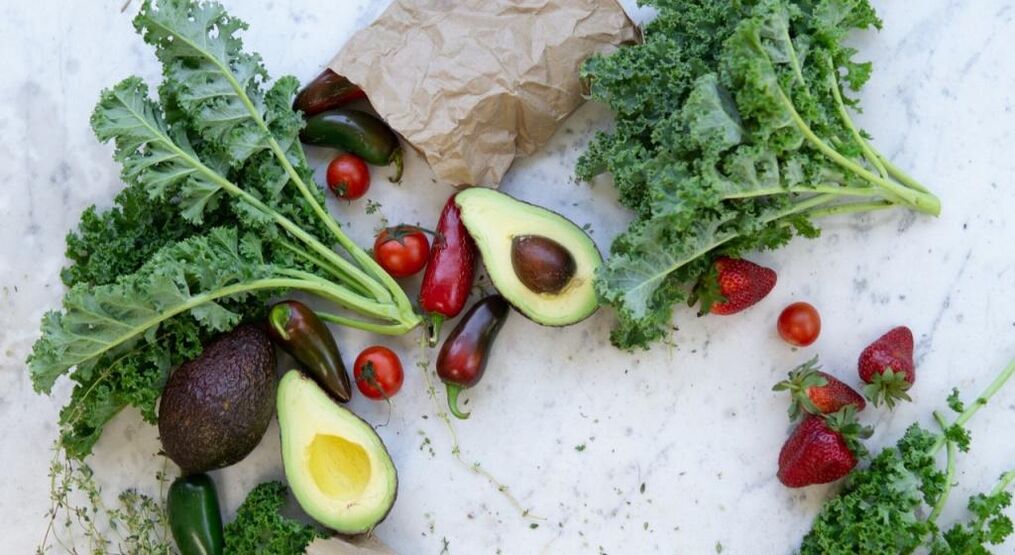 friske grøntsager til pynt med keto-dietten